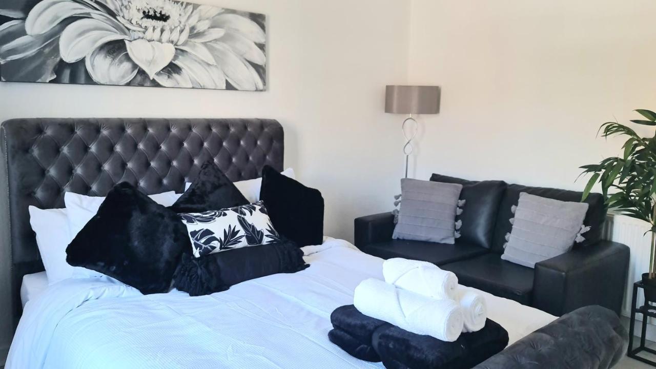 Immaculate 3-Bedrooms Dundee Apartment Exterior photo